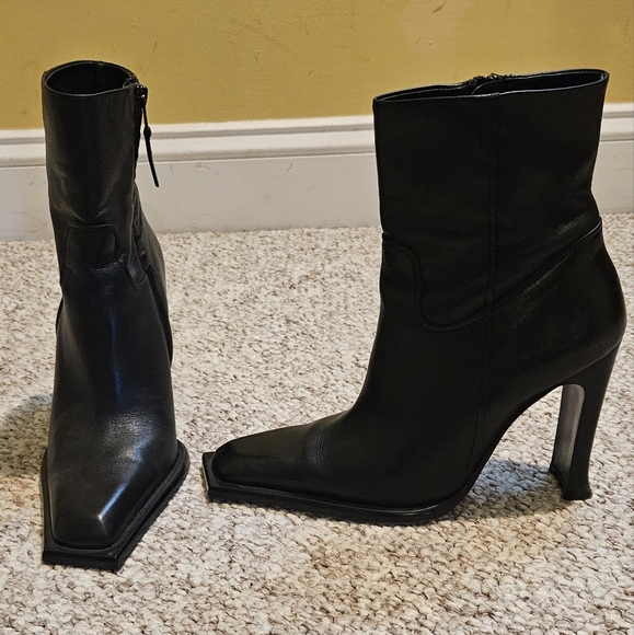 Mango Booties - Picture 3 of 4